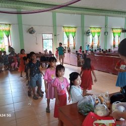 20231030_Indonesia_SoL BNKP Jemaat Laowi_pemberian meals ke II 20231030_Indonesia_SoL BNKP Jemaat Laowi_pemberian meals ke II