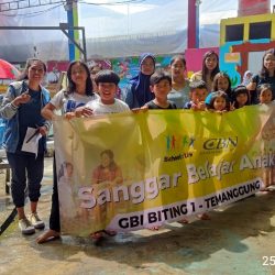 JUDIKA SAGALA_MGL202001002_SOL_FOTO ANAK SETELAH RENANG JUDIKA SAGALA_MGL202001002_SOL_FOTO ANAK SETELAH RENANG