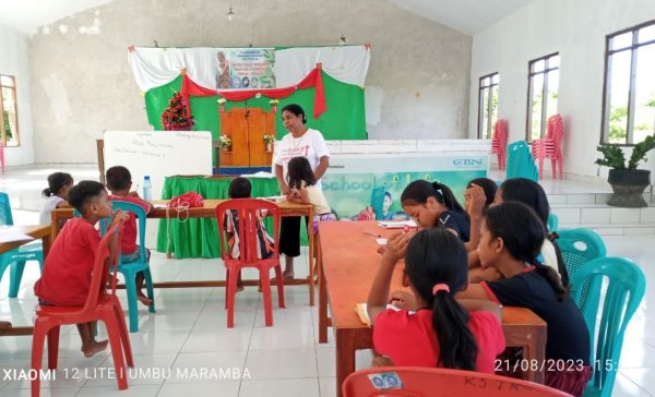 UMBU_KOE201809118_SOL GKS TANARAING_FOTO PAPAN NAMA SOL